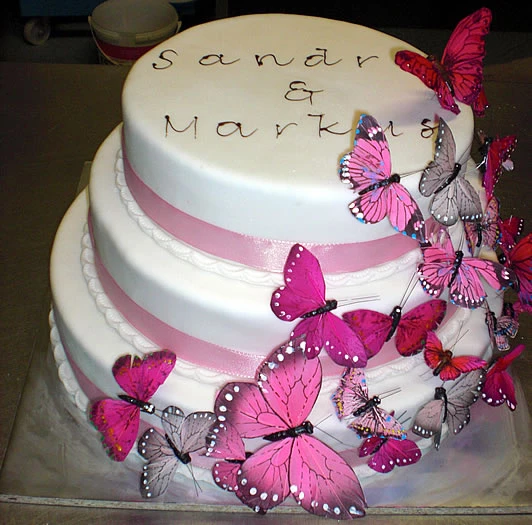 Pfaffl Hochzeits-Tortenkreation Pfaffl Hochzeits-Tortenkreation